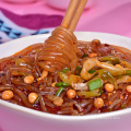 Wholesale Instant spicy ramen noodles in bag wide mung bean noodles 260g Chinese fresh sour six noodles
